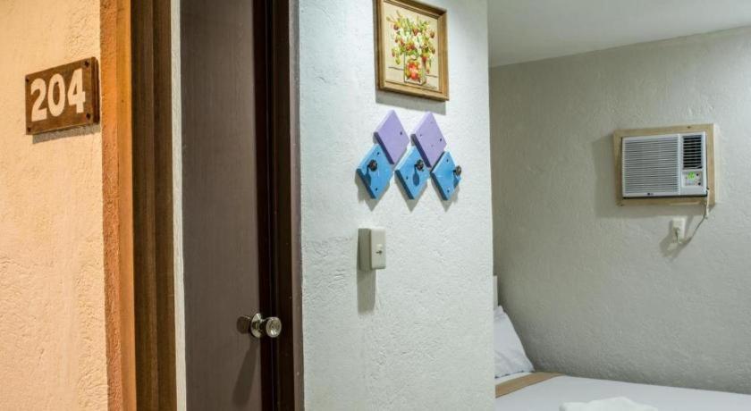 Hotel Avenija Olongapo City Exteriör bild